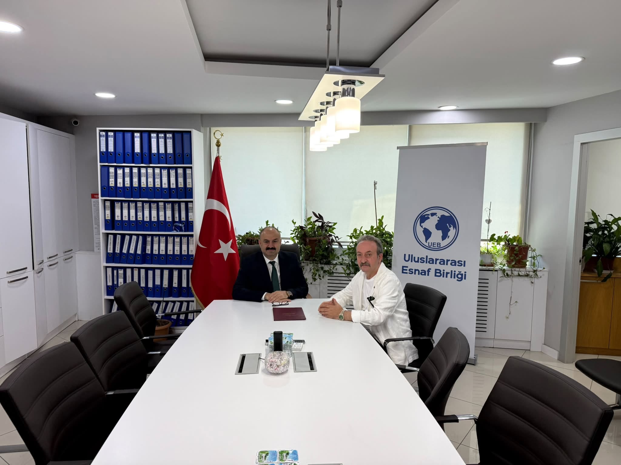 Rize’den İstanbul’a Kritik Zirve: Teşkilat ve Bürokrasi Dünyası Esnaf İçin Masaya Oturdu!