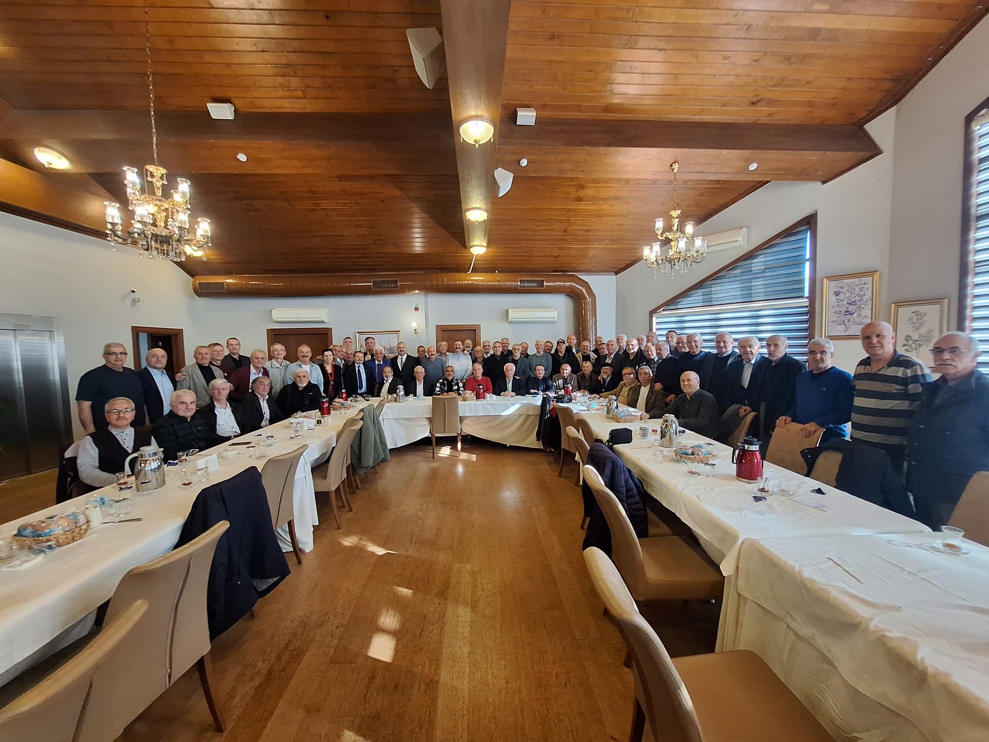 Ümraniye Esnaf Odası’nın Düzenlediği “Eski Ümraniyeliler” Buluşmasıyla Hasret Giderildi